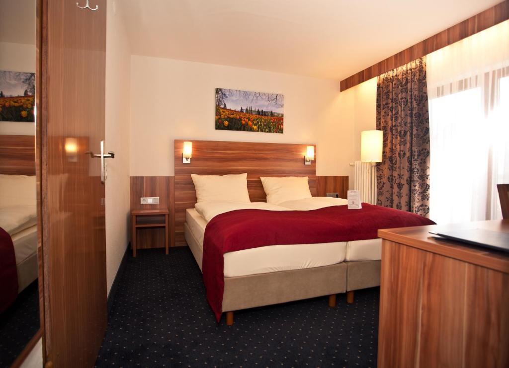 Knaus Am Hafen Hotel Uhldingen-Mühlhofen