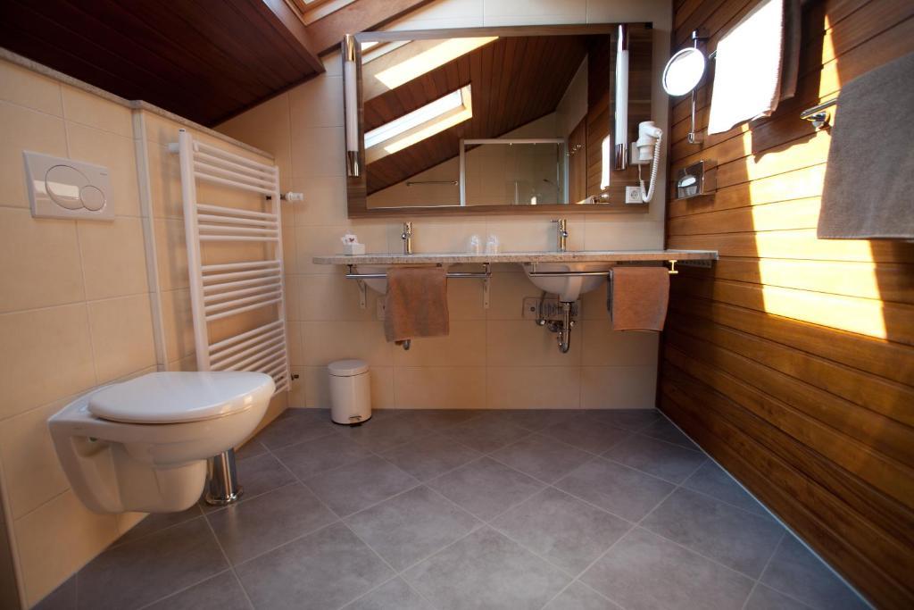 Knaus Am Hafen Hotel 3*