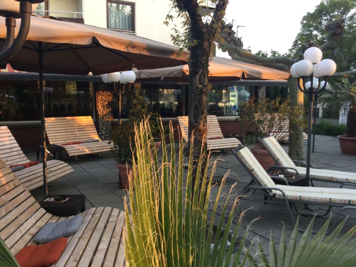 Hotel Knaus Am Hafen 3*